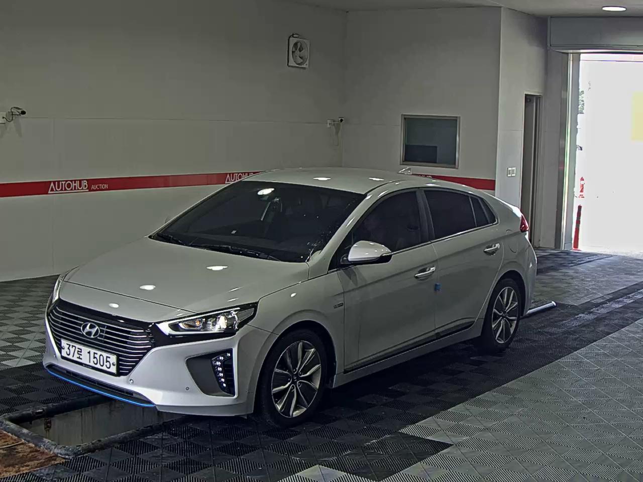 HYUNDAI IONIQ Q