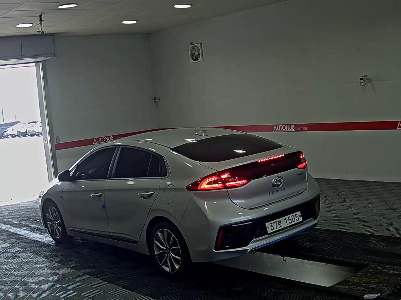 2019 - hyundai ioniq