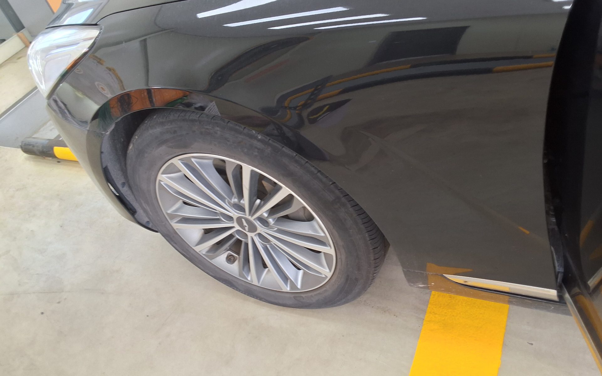 2016 - genesis eq900