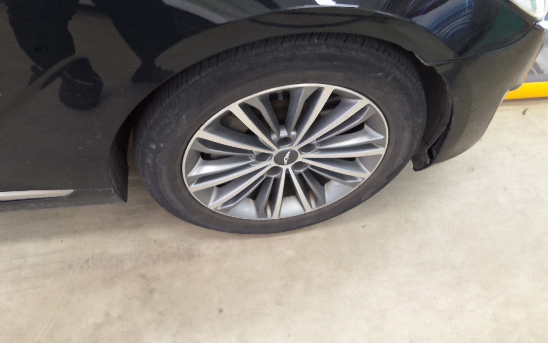2016 - genesis eq900