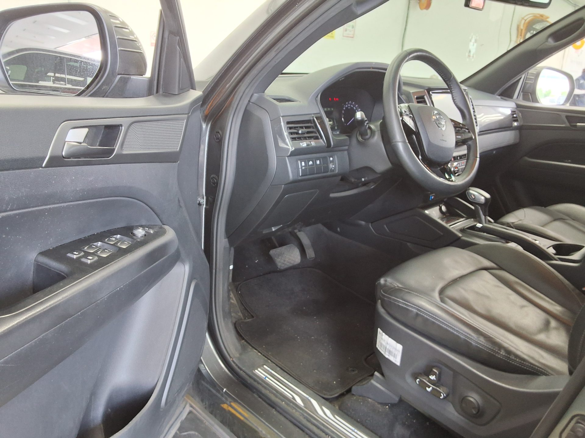 2021 - ssangyong rexton