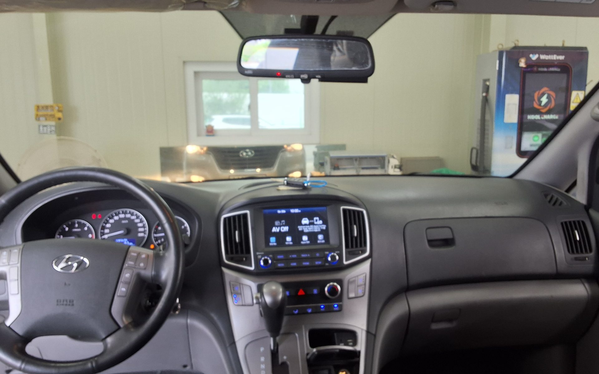 2021 - hyundai grand starex