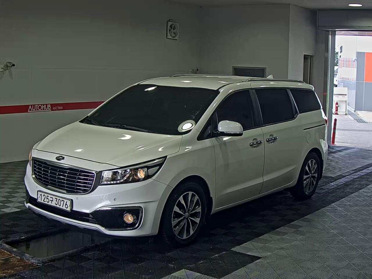 KIA CARNIVAL