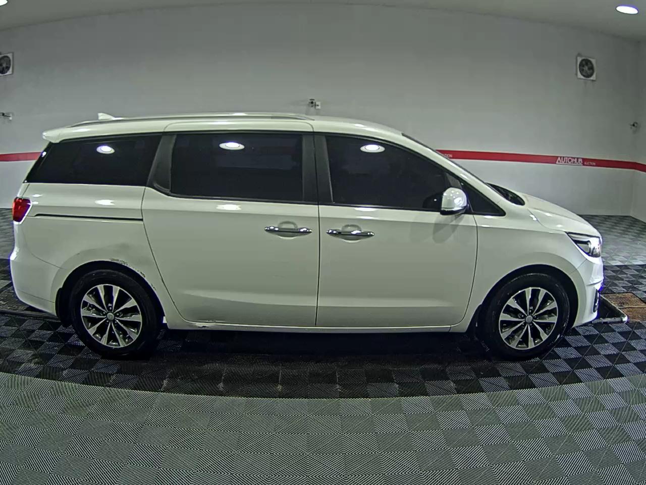 2017 - kia carnival
