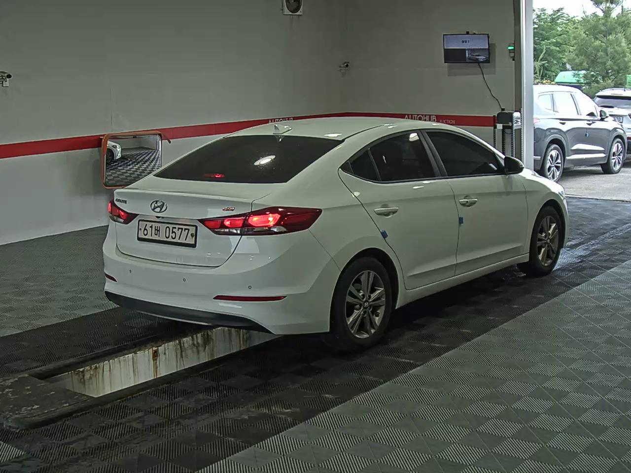 2017 - hyundai avante