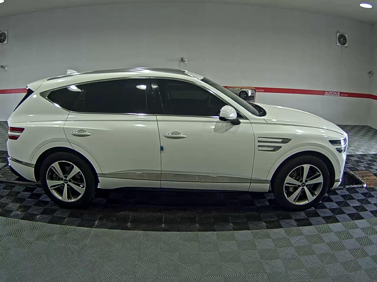 2022 - genesis gv80