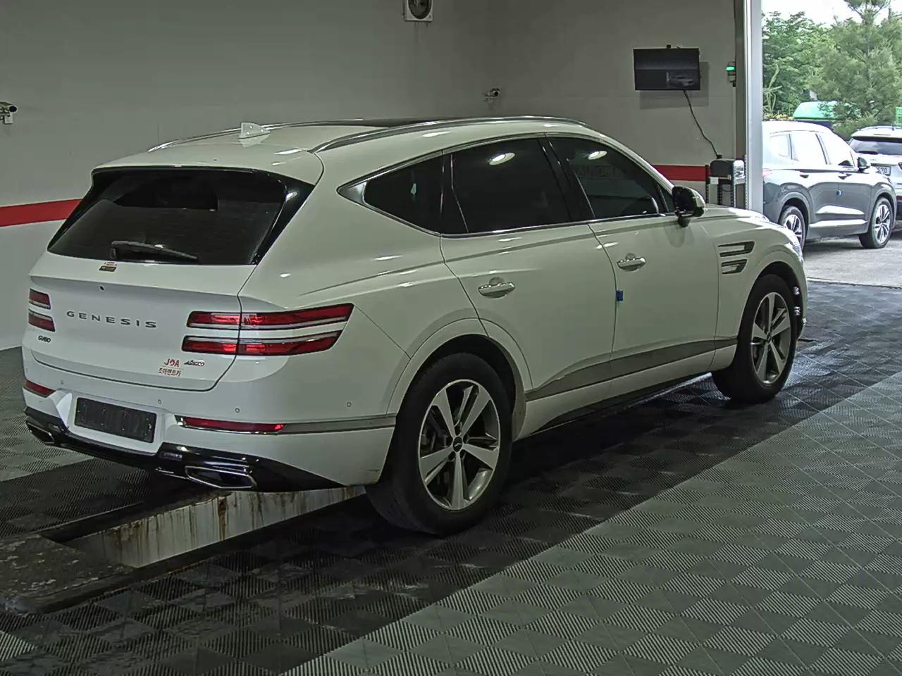 2022 - genesis gv80