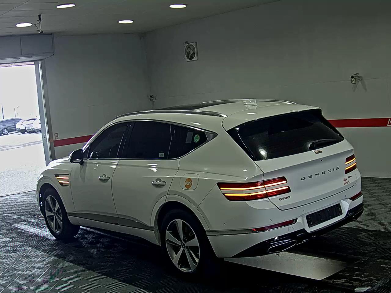 2022 - genesis gv80