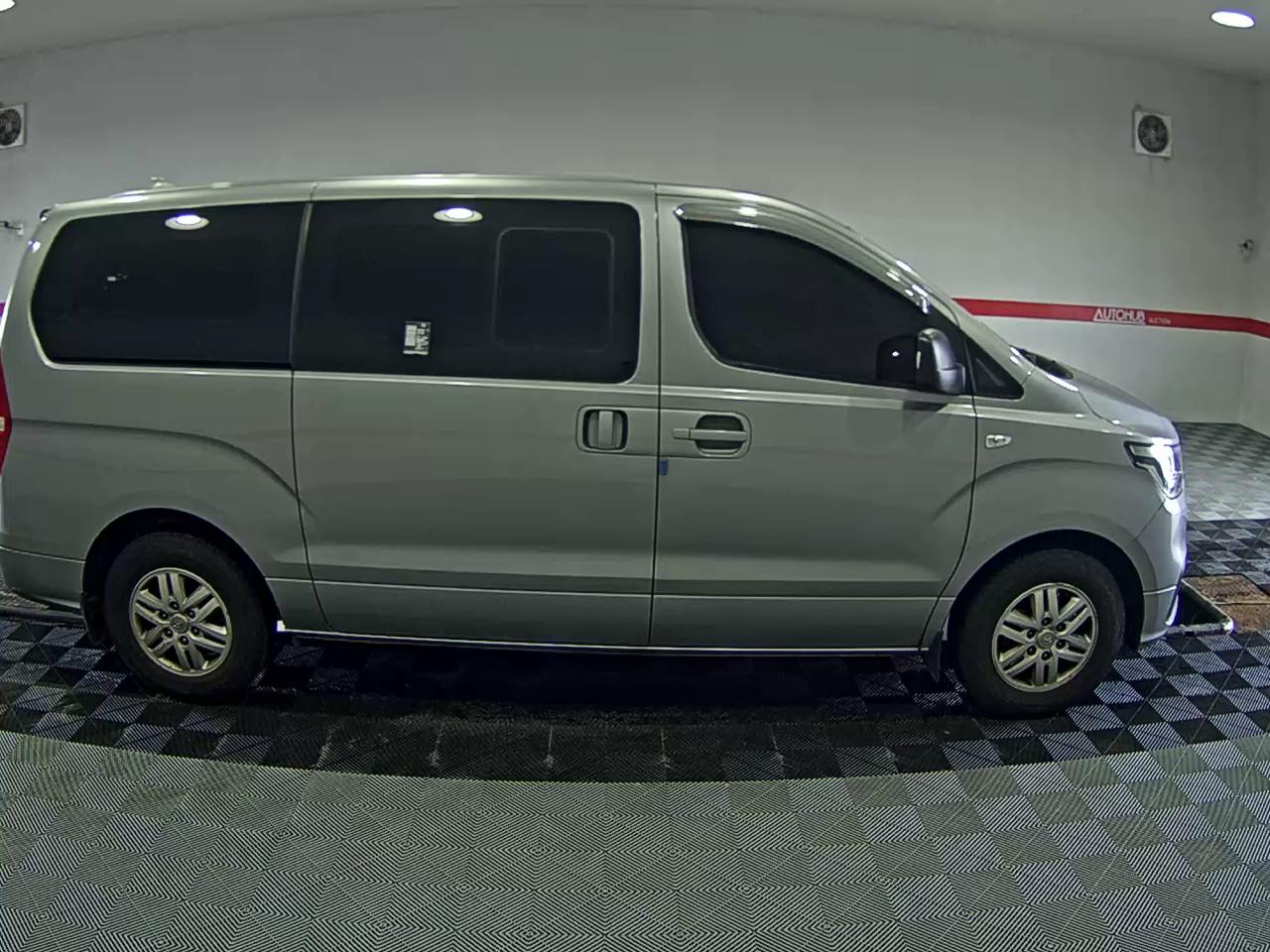 2021 - hyundai grand starex