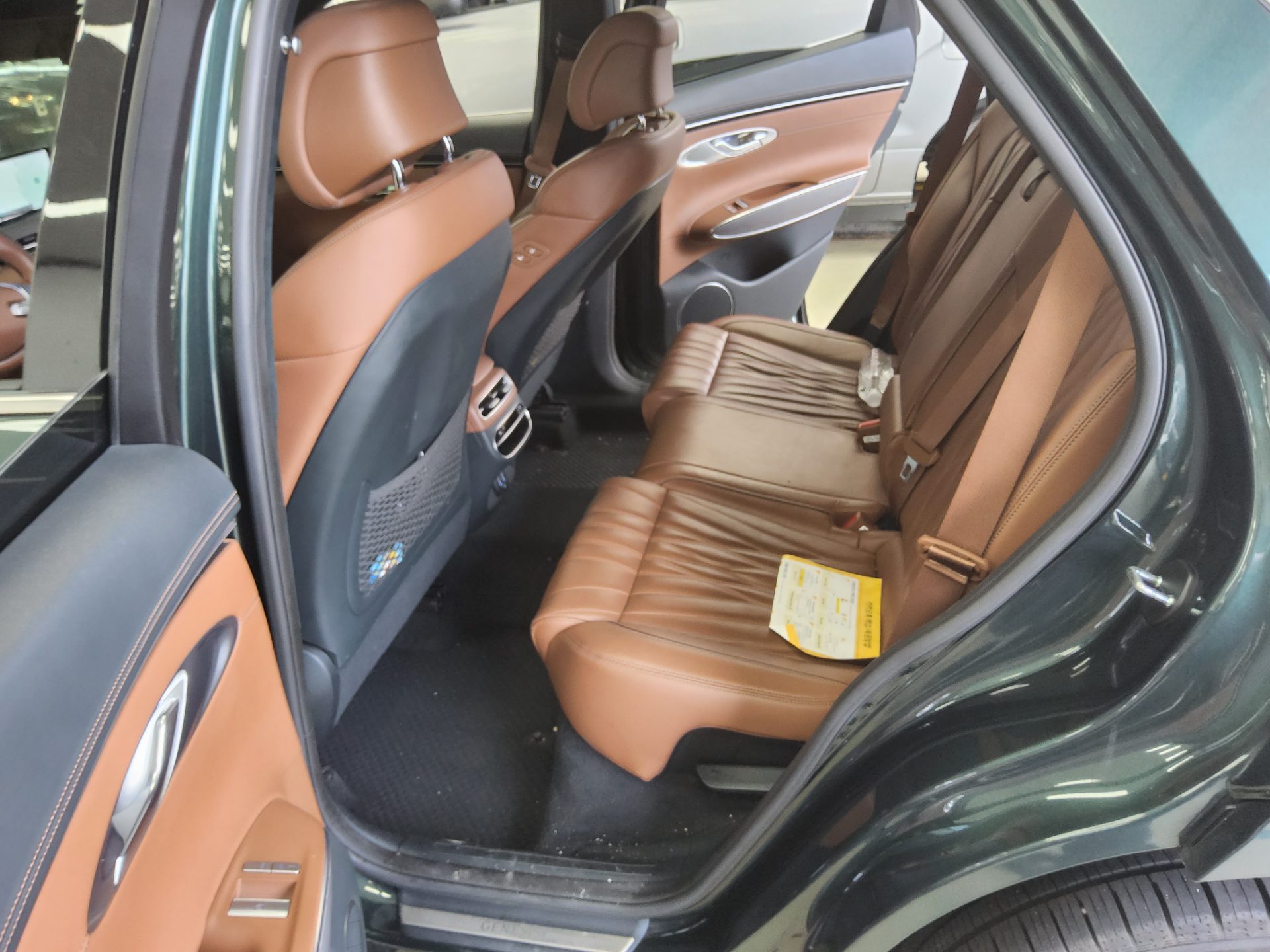 2022 - genesis gv70