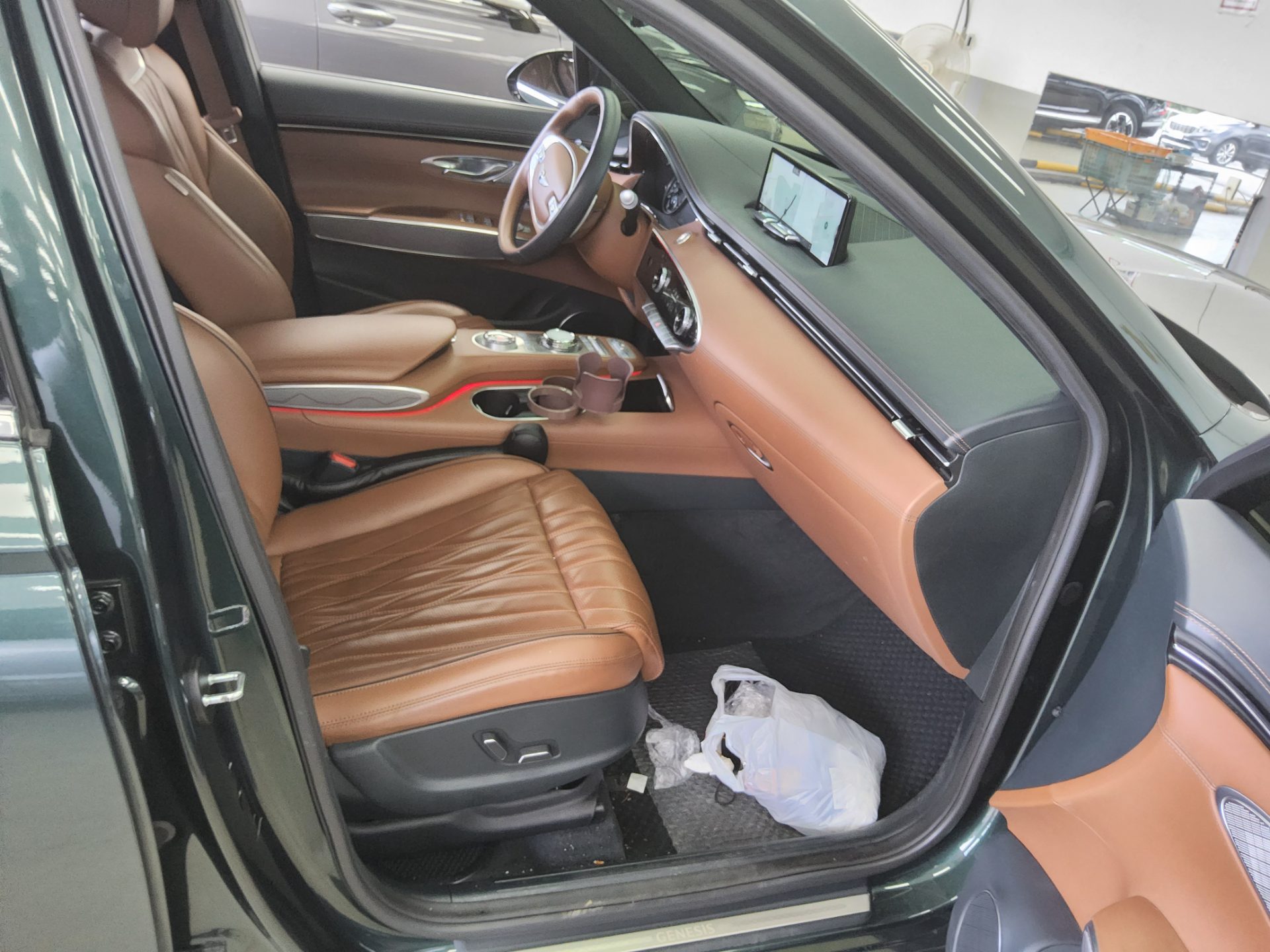 2022 - genesis gv70