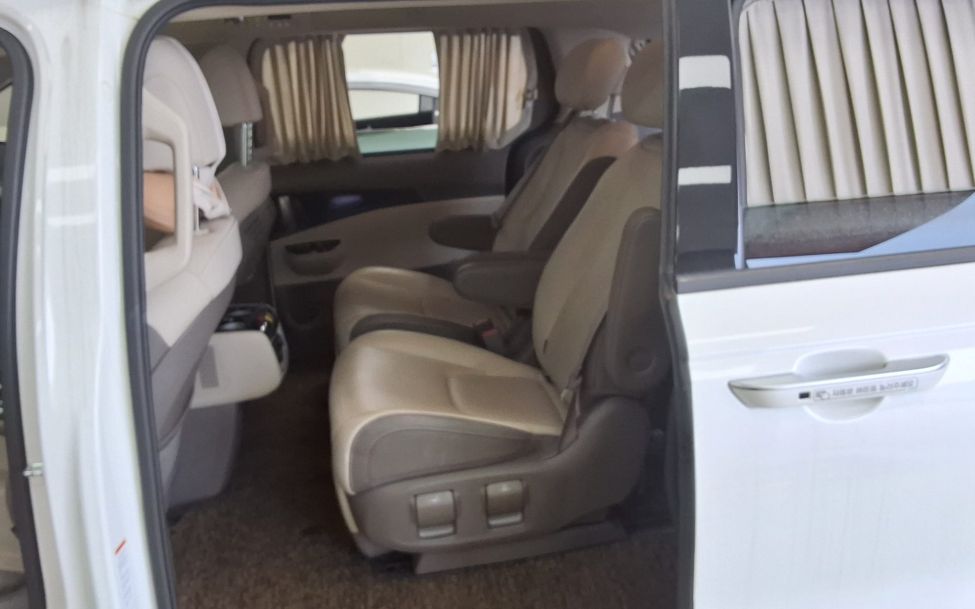 2022 - kia carnival