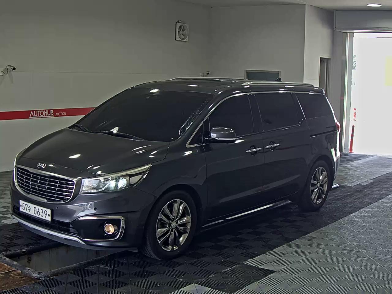 KIA CARNIVAL