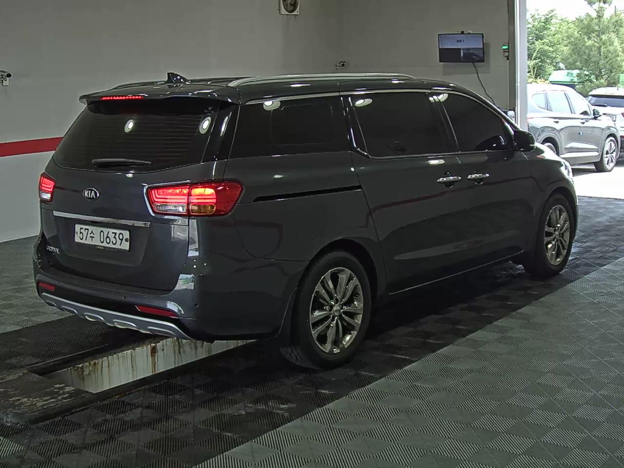 2016 - kia carnival