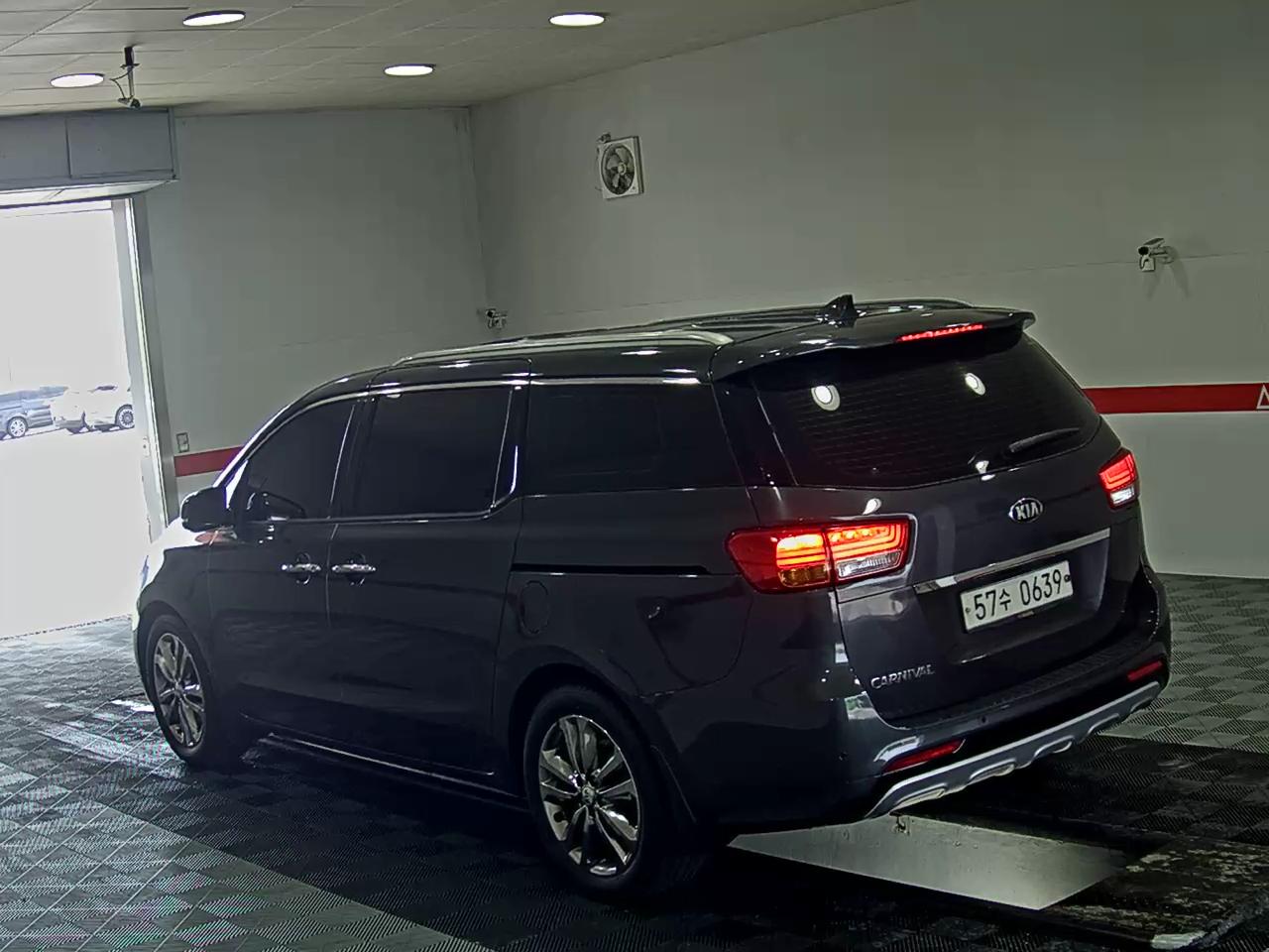 2016 - kia carnival