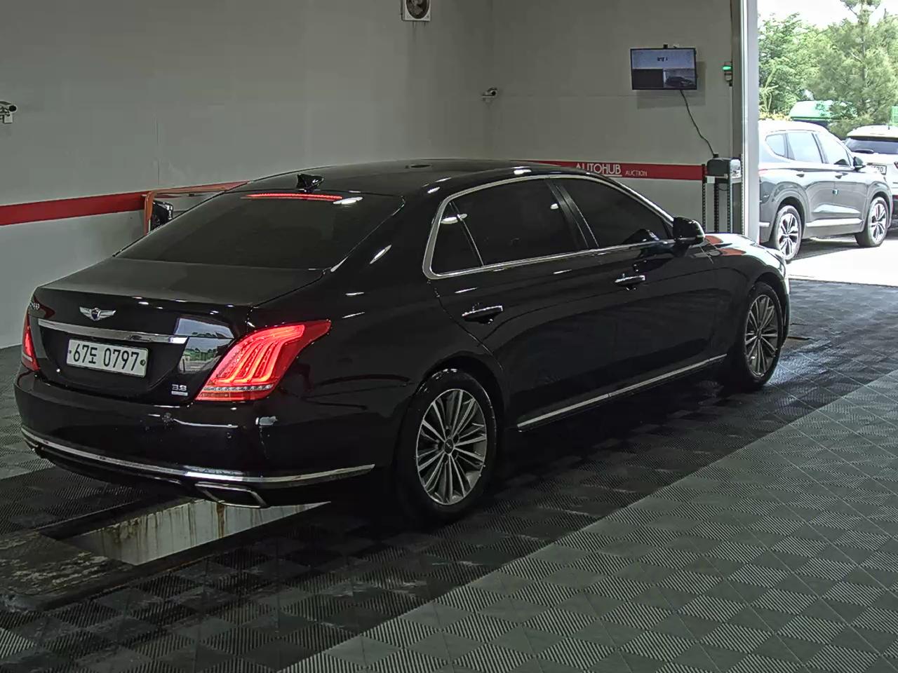 2016 - genesis eq900