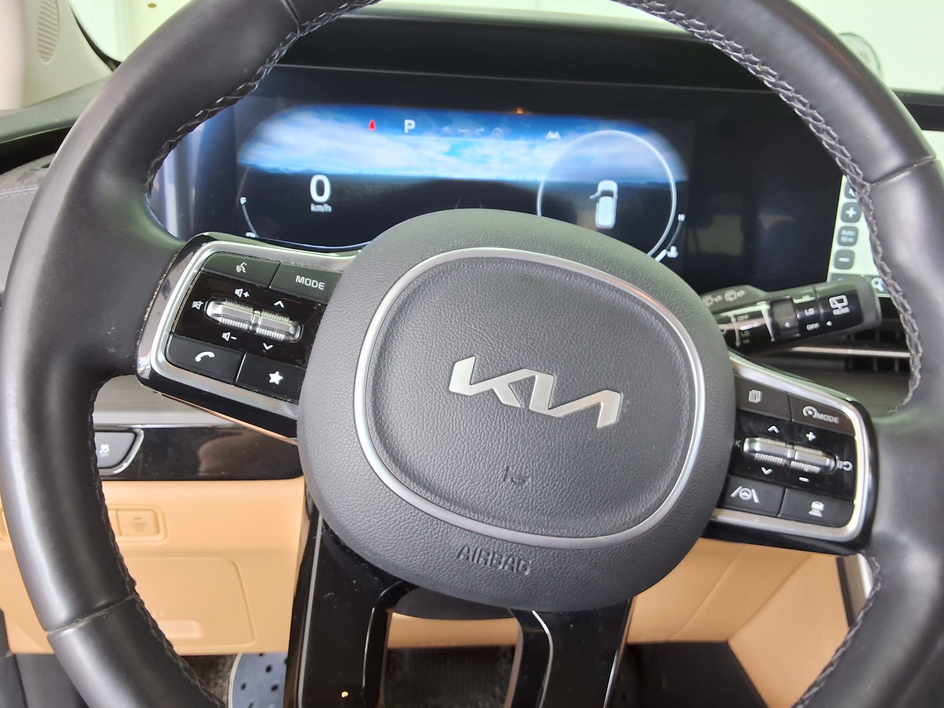 2023 - kia carnival