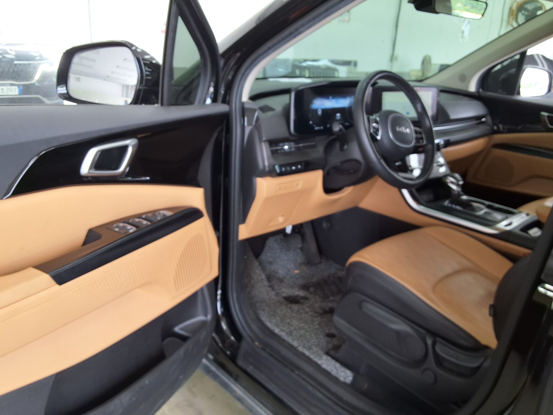 2023 - kia carnival