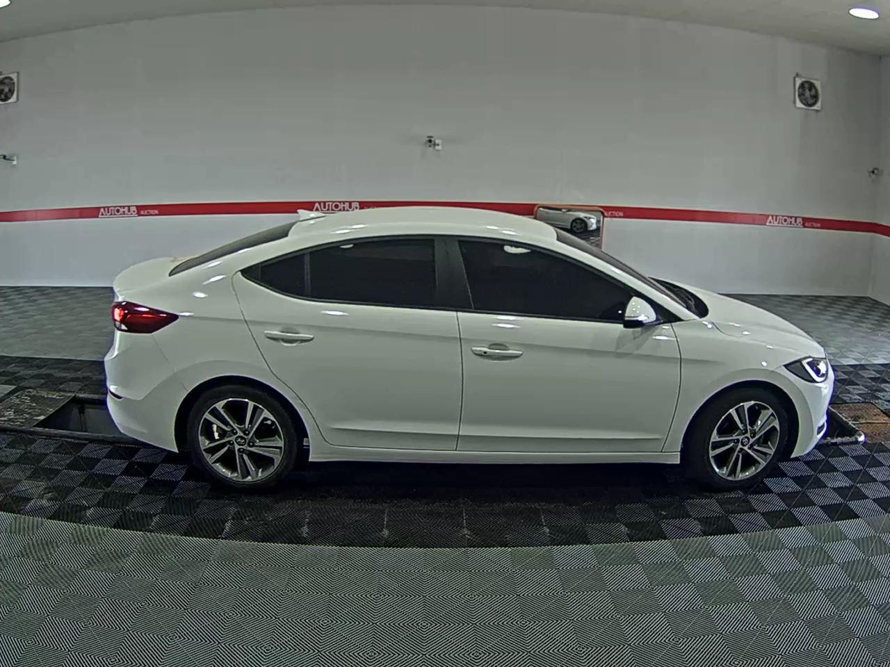 2018 - hyundai avante