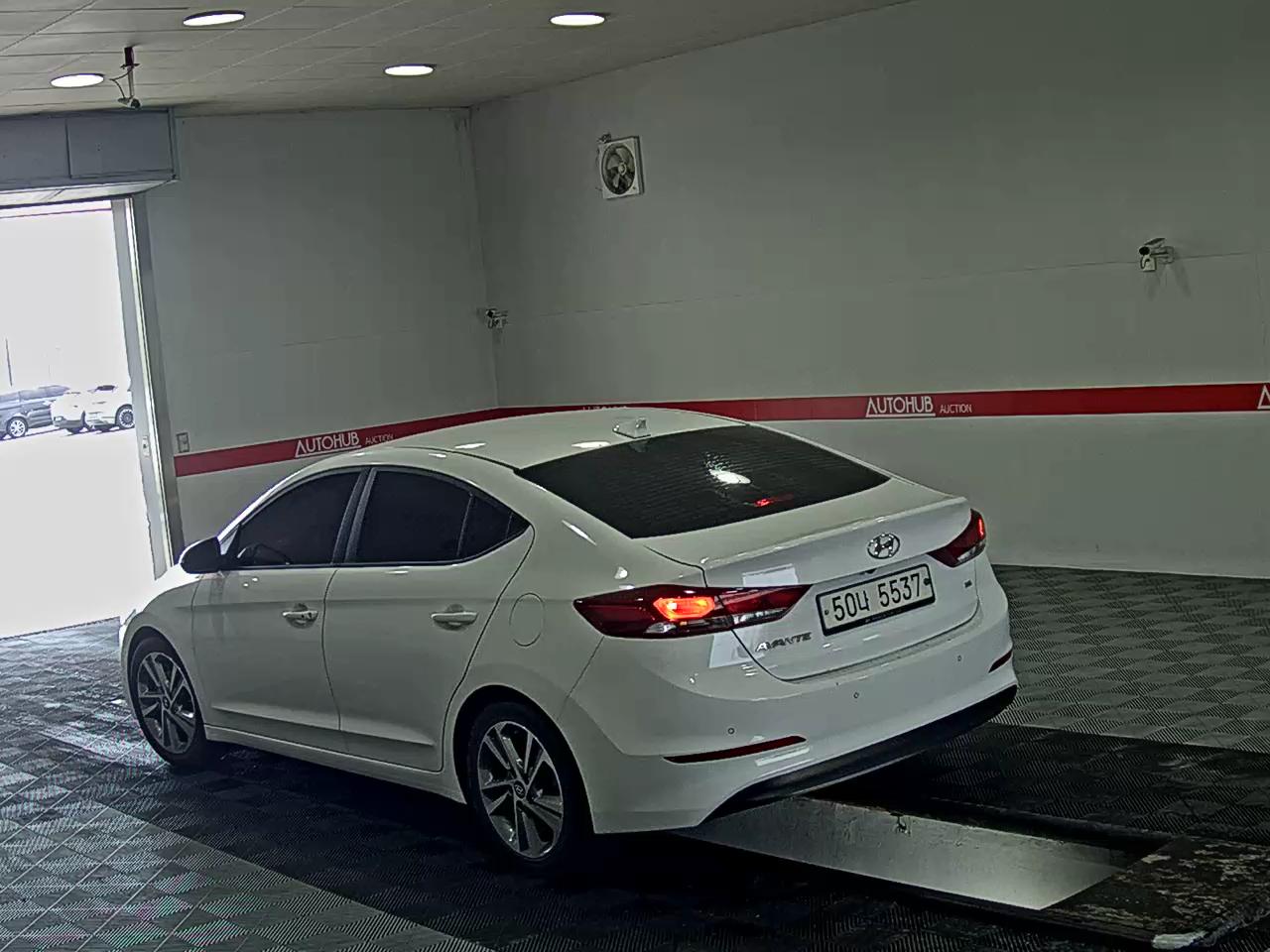 2018 - hyundai avante
