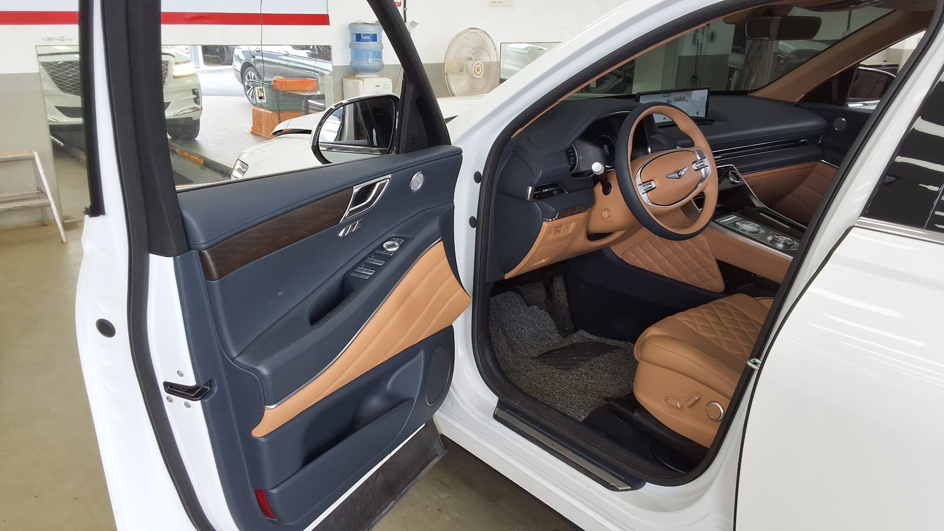 2022 - genesis gv80