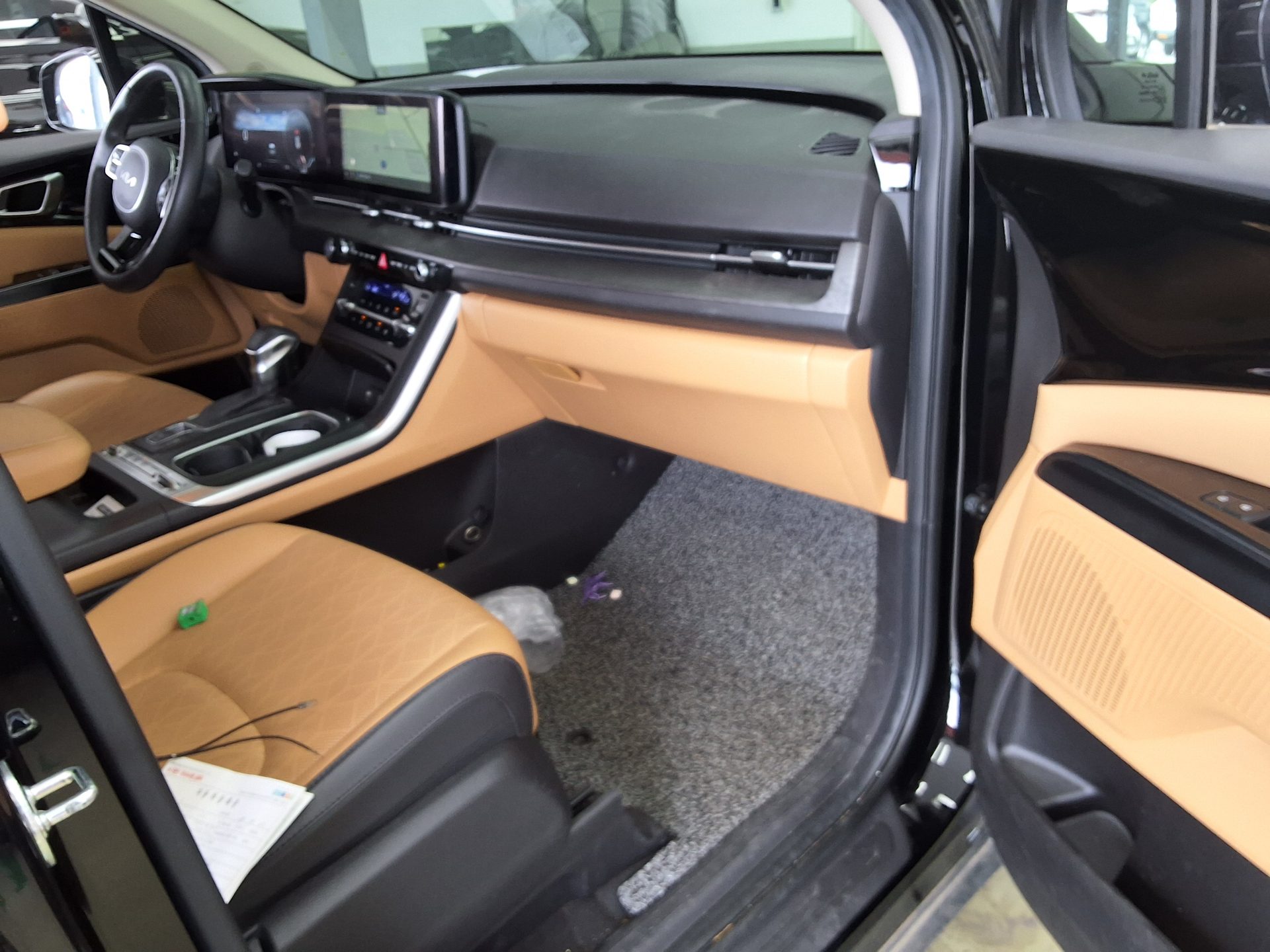 2023 - kia carnival
