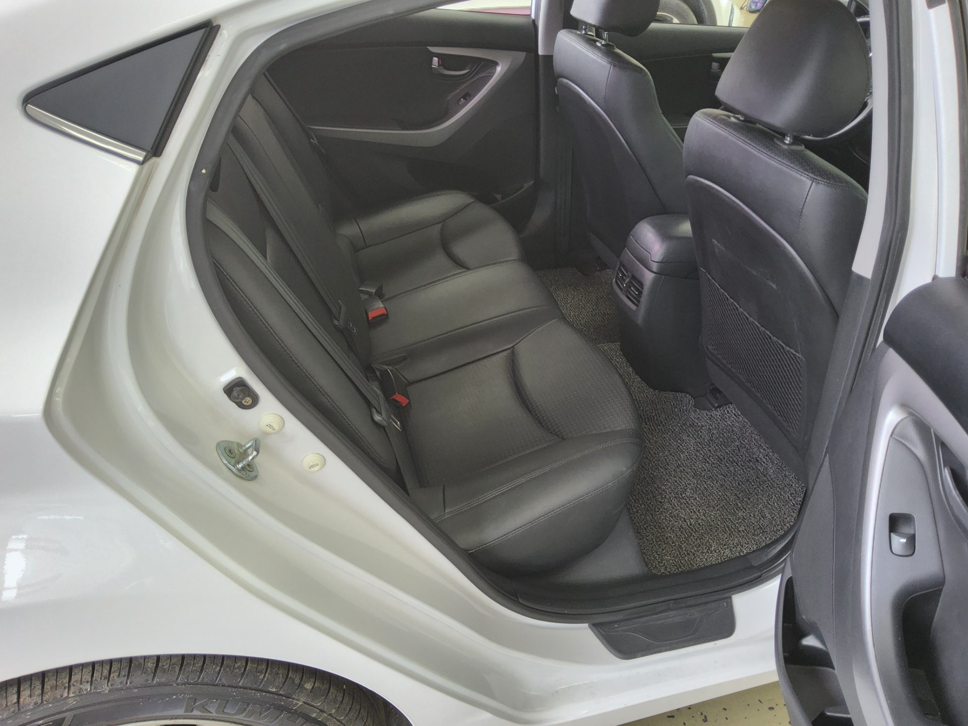 2014 - hyundai avante