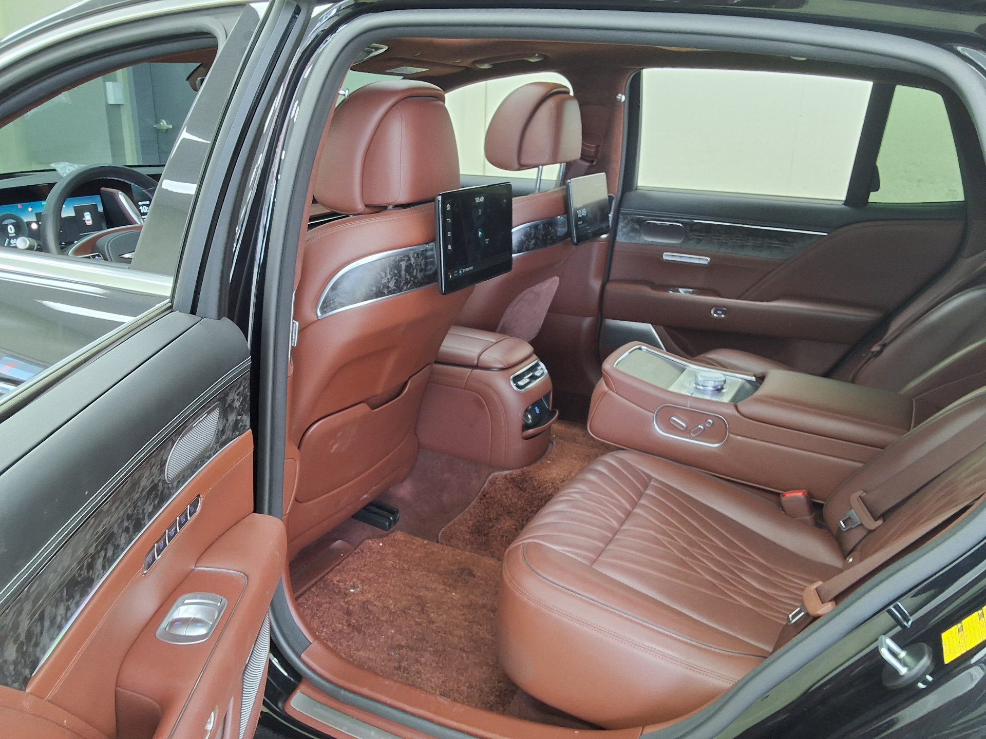 2023 - genesis g90