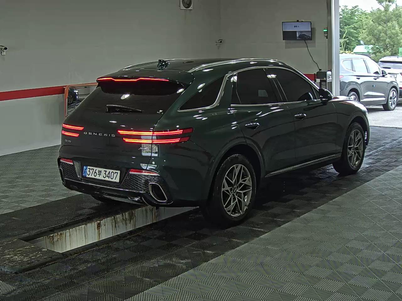 2022 - genesis gv70