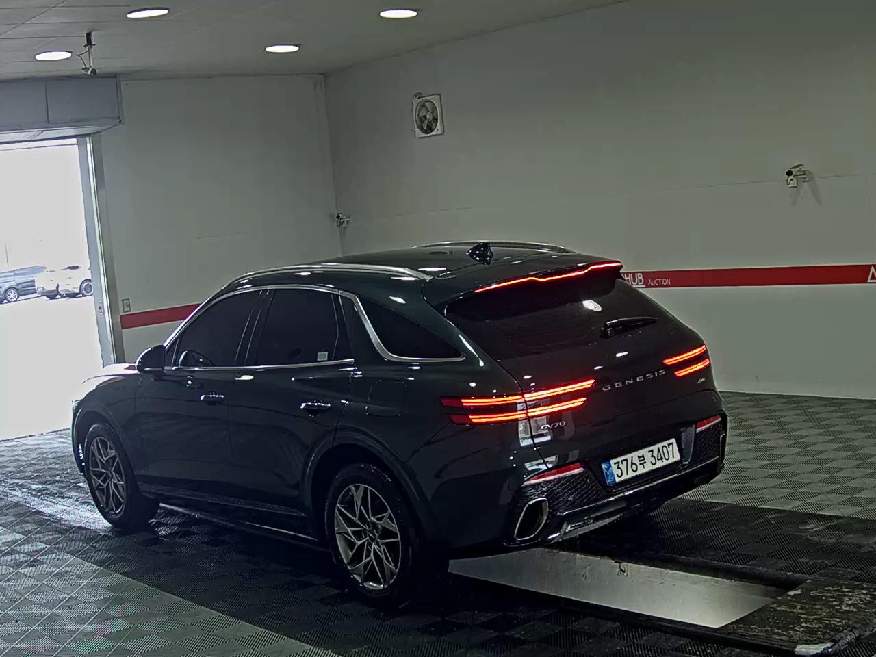 2022 - genesis gv70