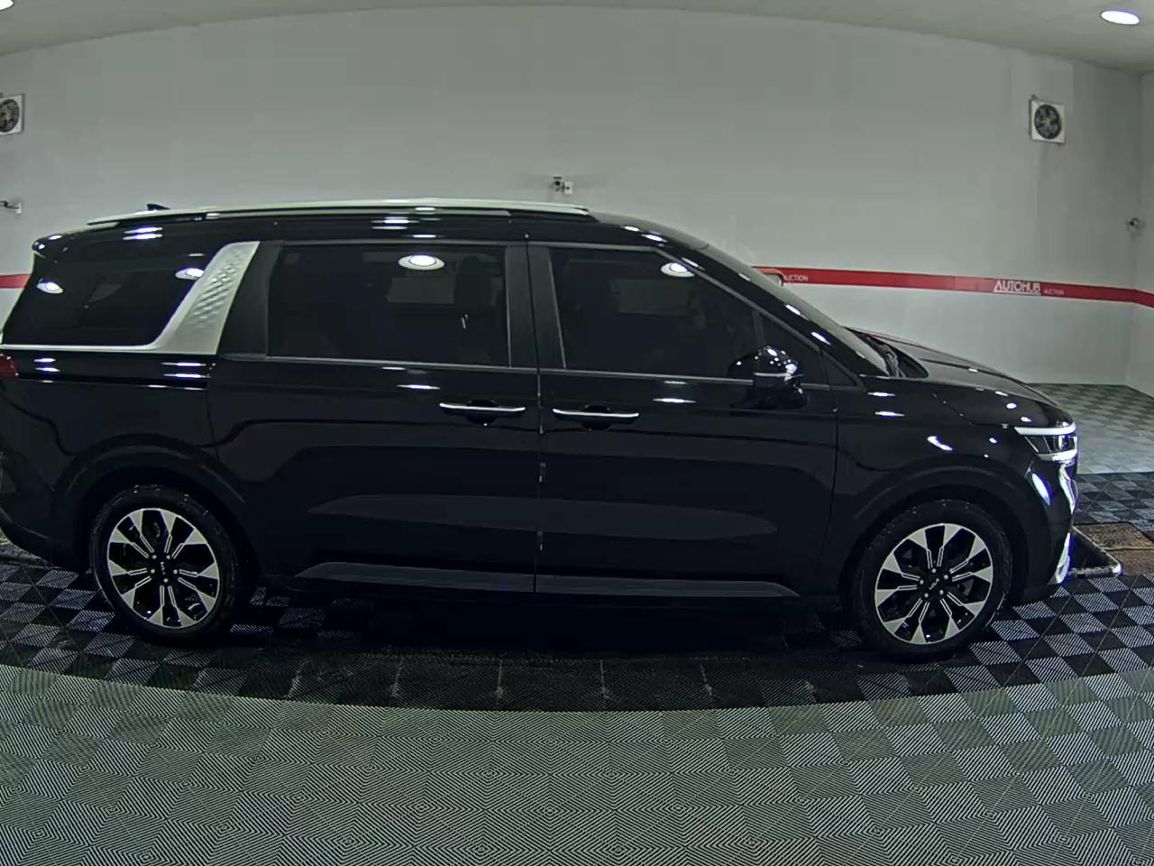 2023 - kia carnival