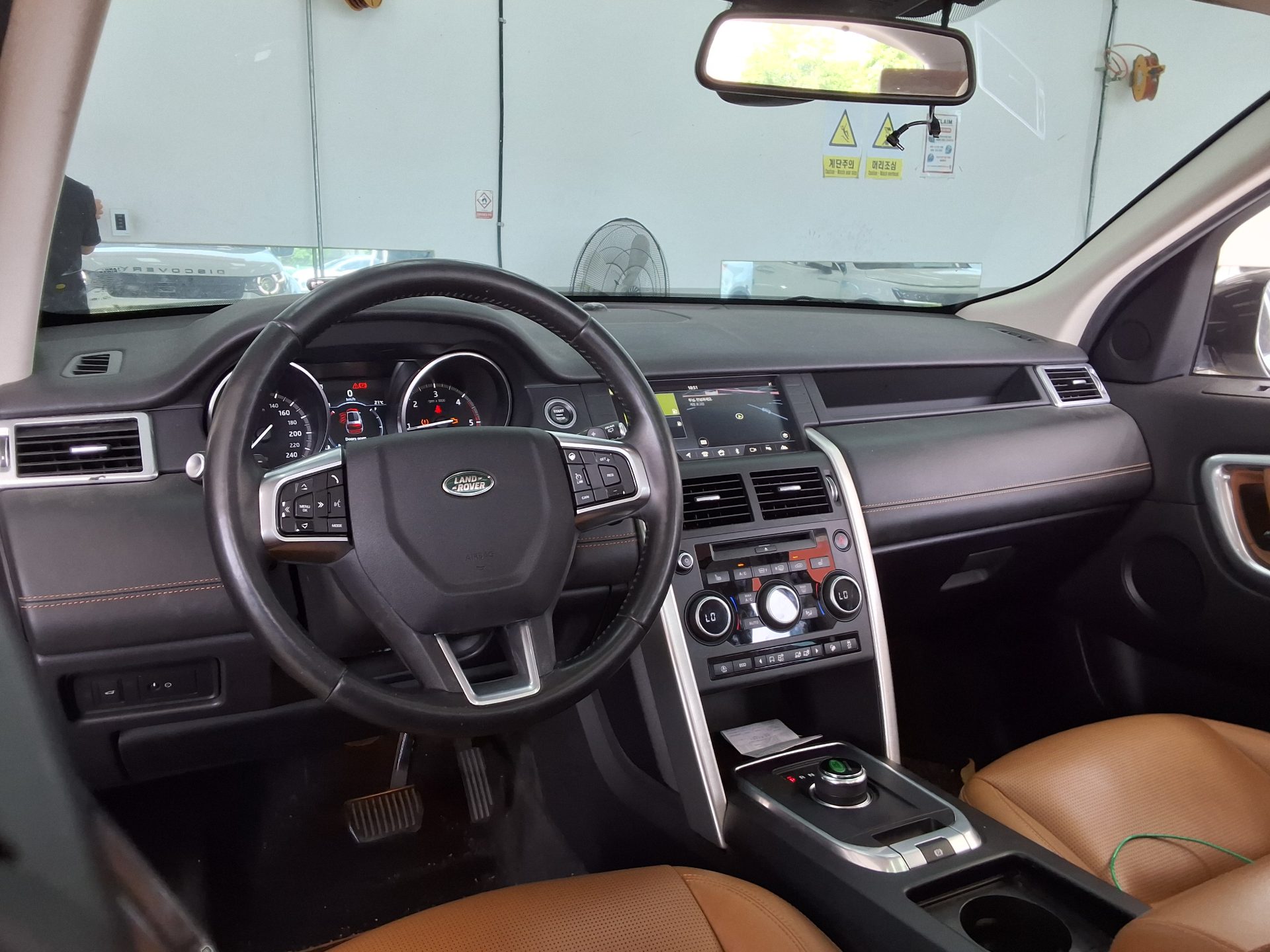 2018 - land rover discovery