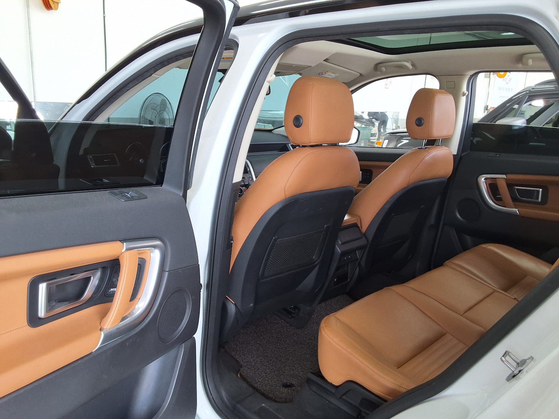 2018 - land rover discovery