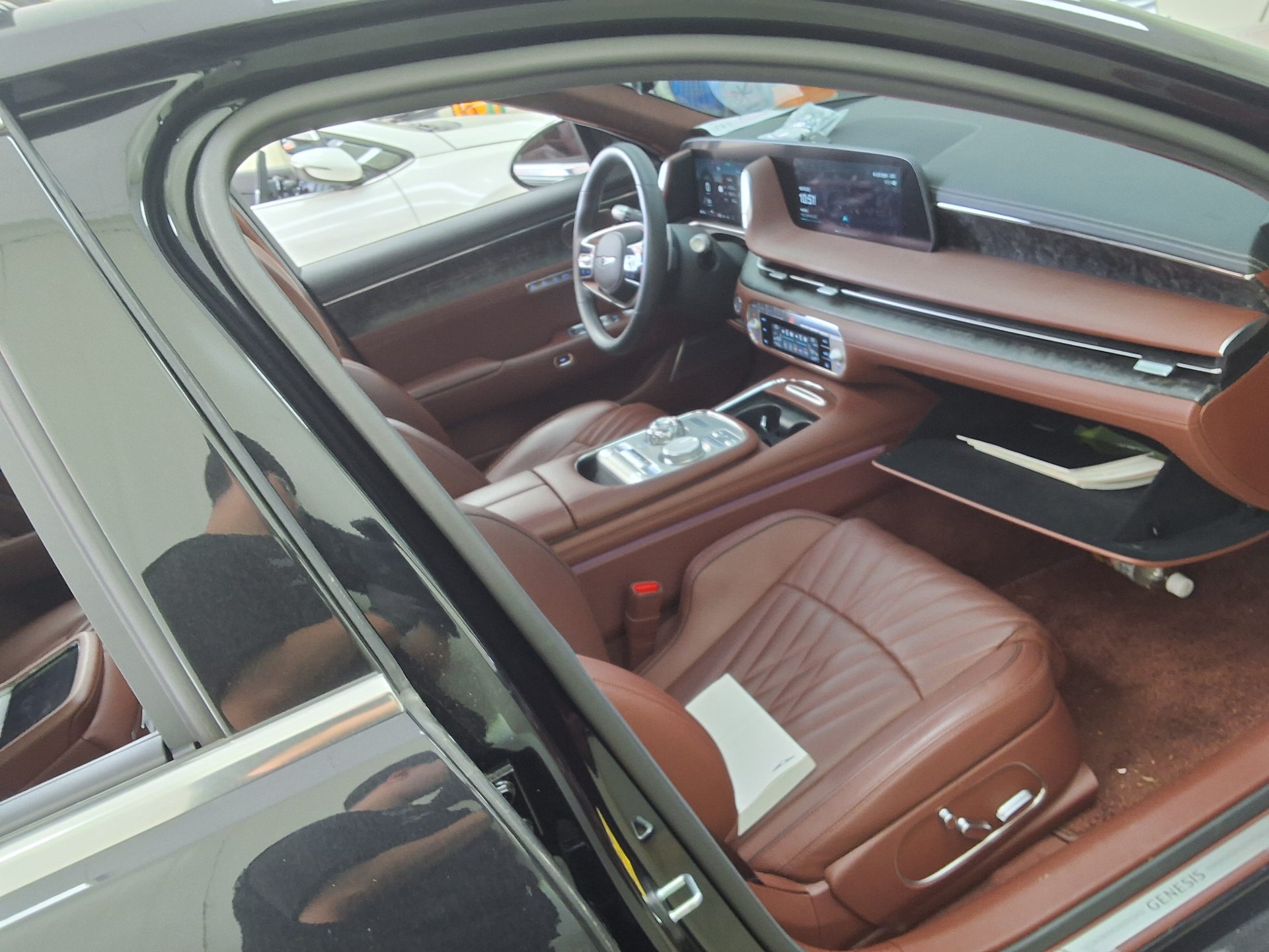 2023 - genesis g90