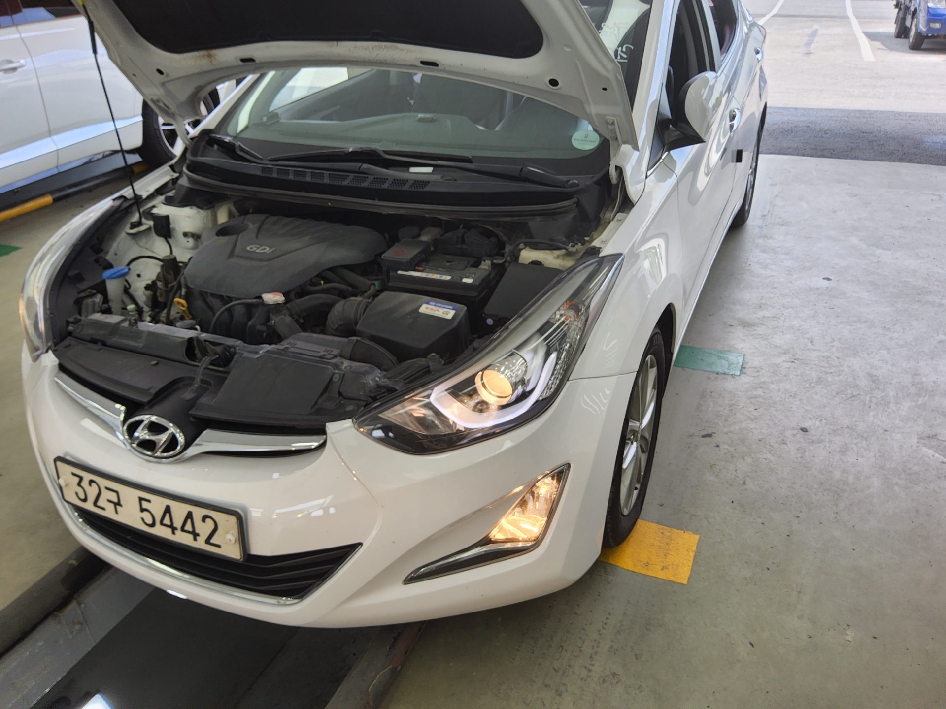 2014 - hyundai avante