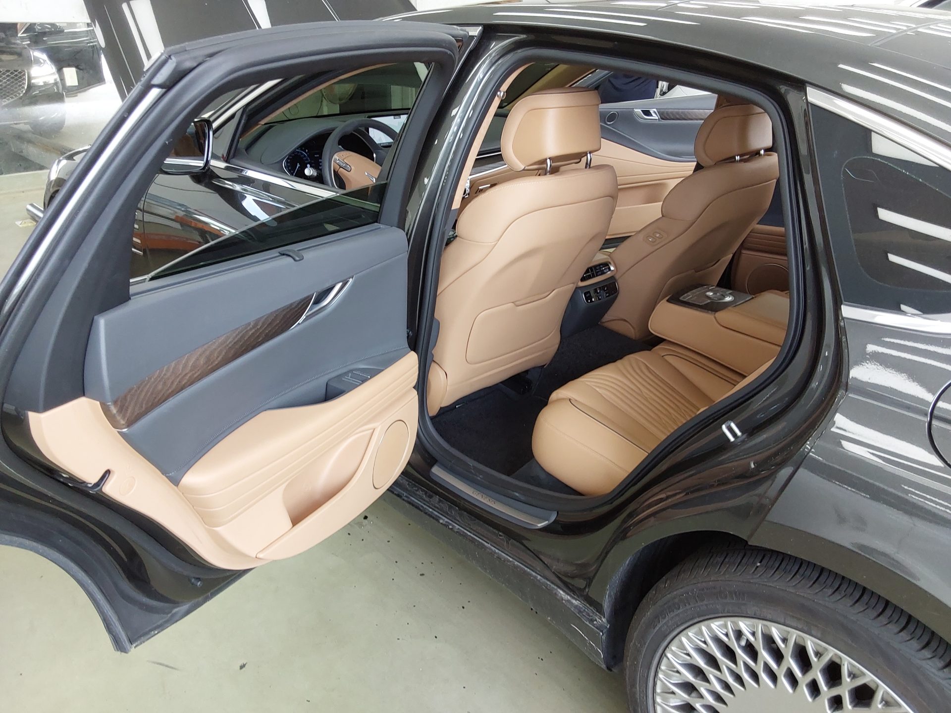 2022 - genesis g80