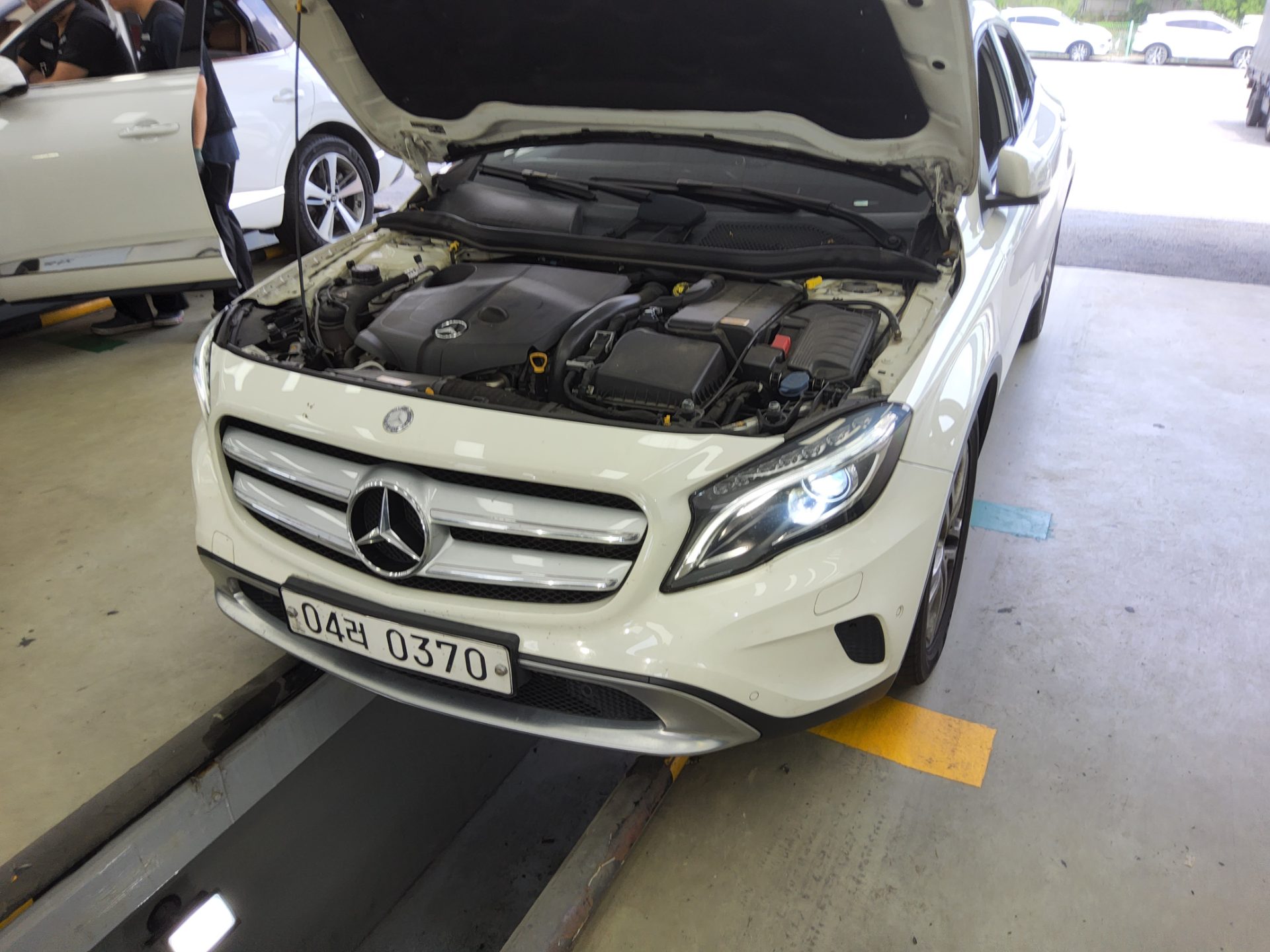 2016 - mercedes-benz 200