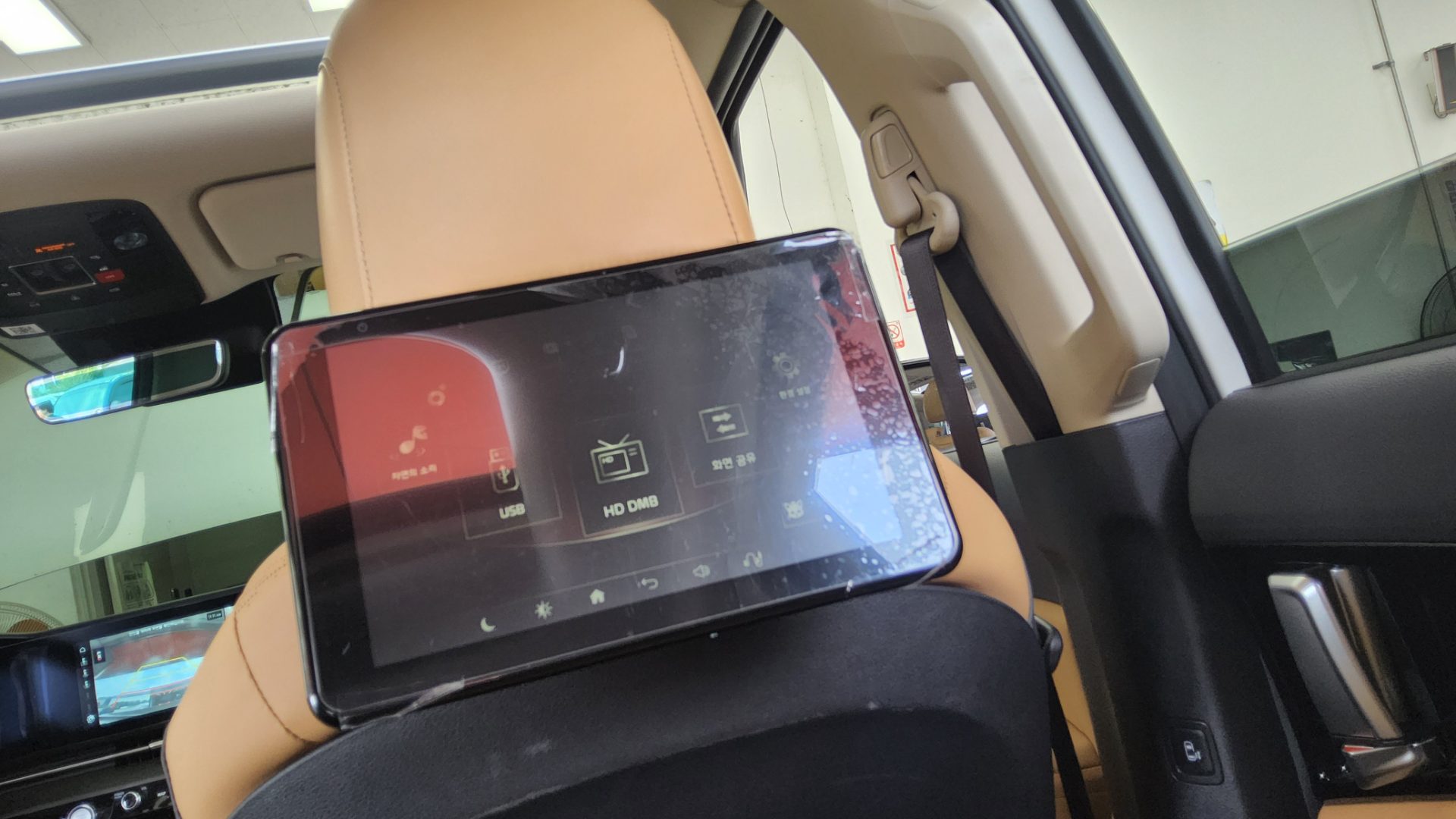 2023 - kia carnival