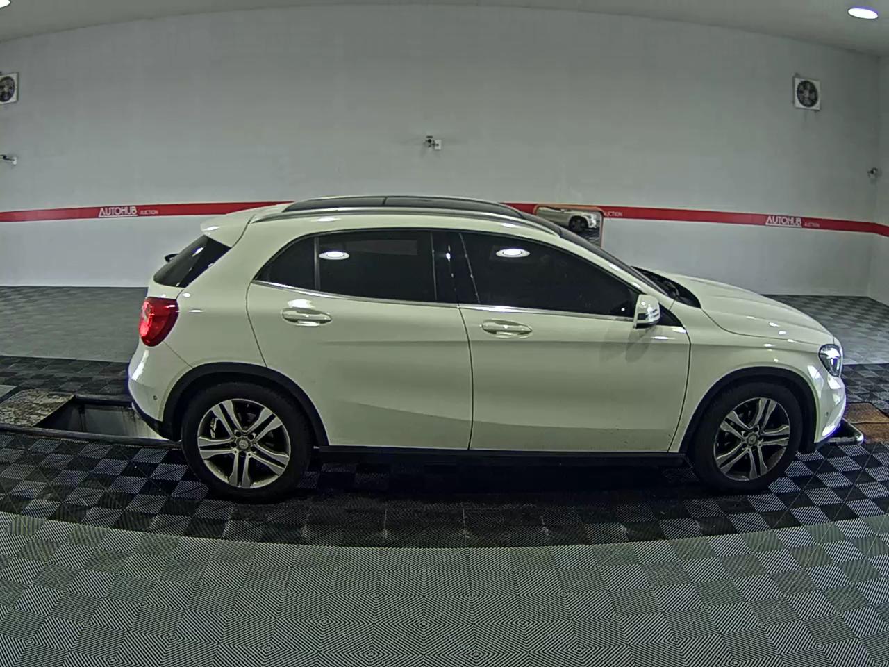 2016 - mercedes-benz 200