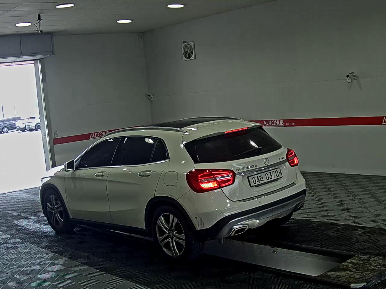 2016 - mercedes-benz 200
