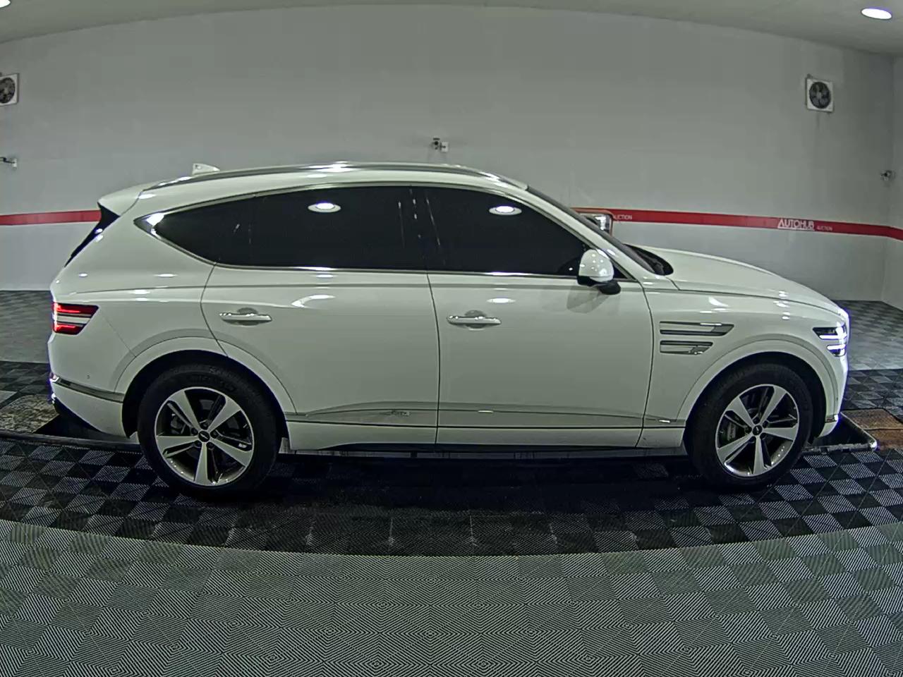 2022 - genesis gv80