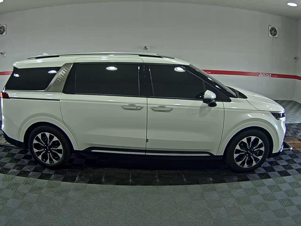 2023 - kia carnival
