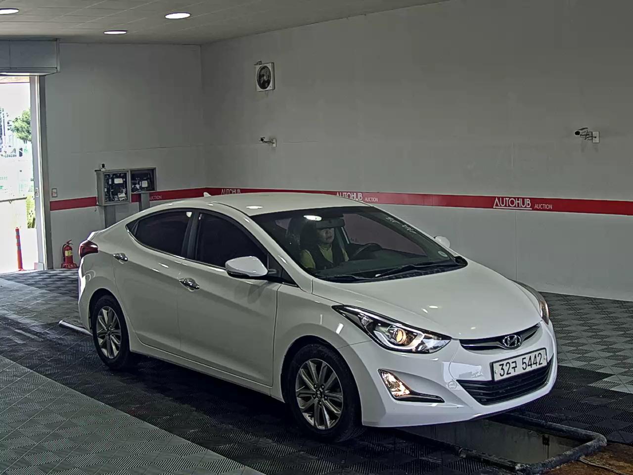 2014 - hyundai avante
