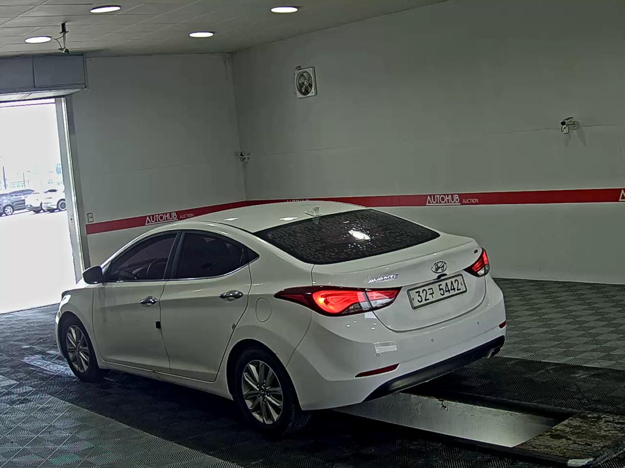 2014 - hyundai avante