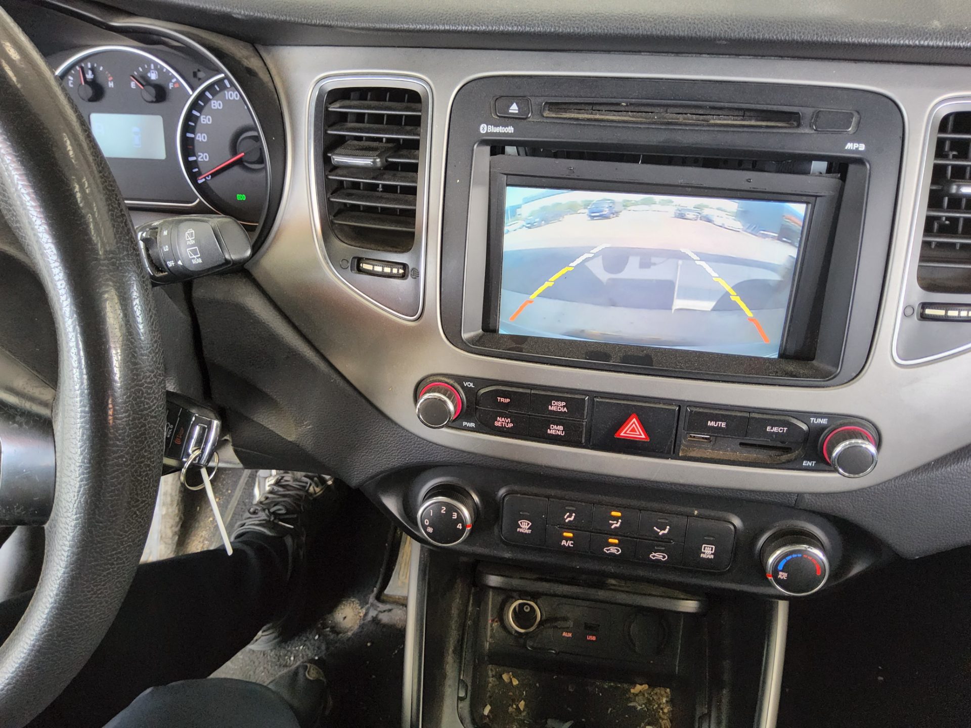2014 - kia carens