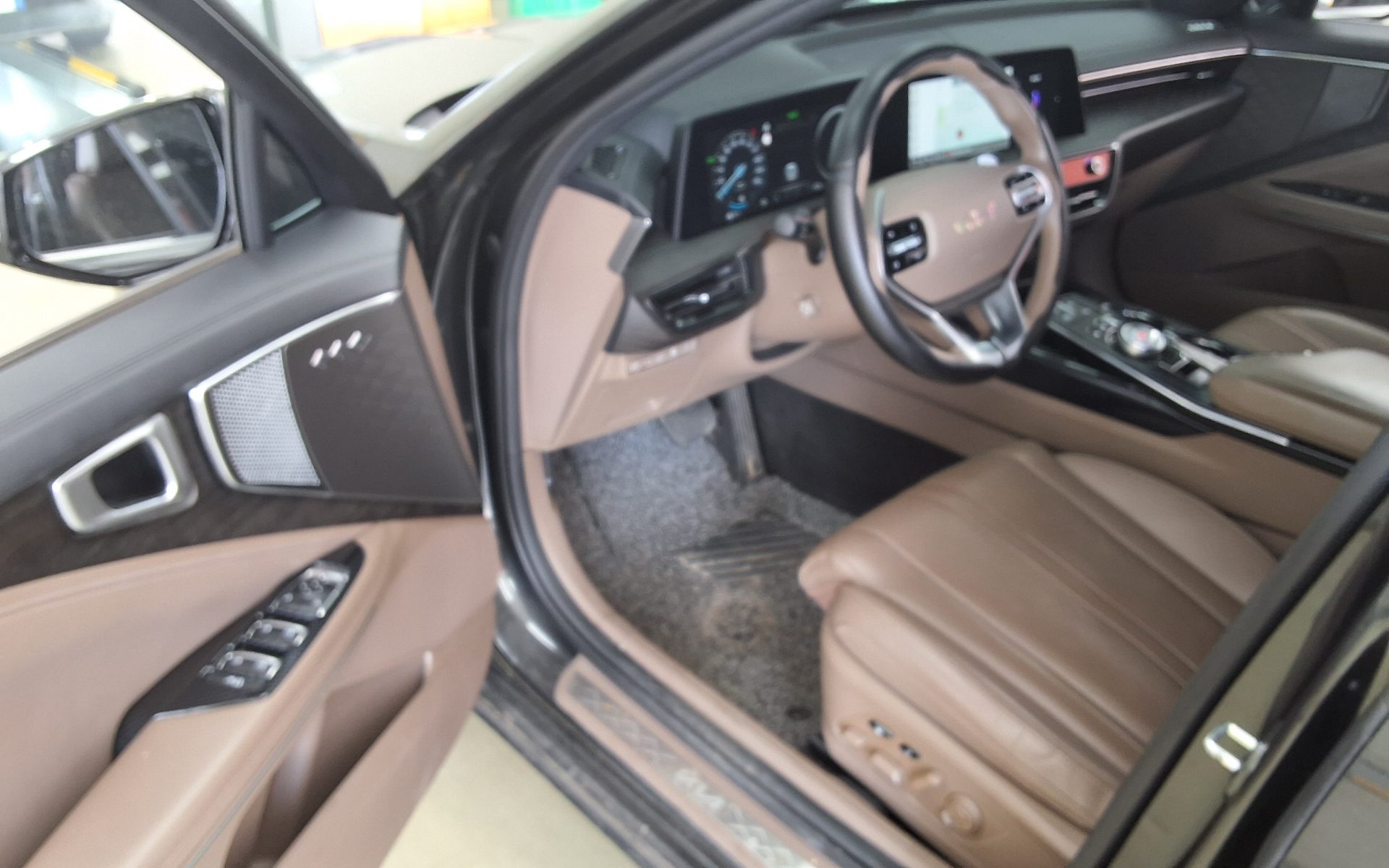 2023 - kia k8