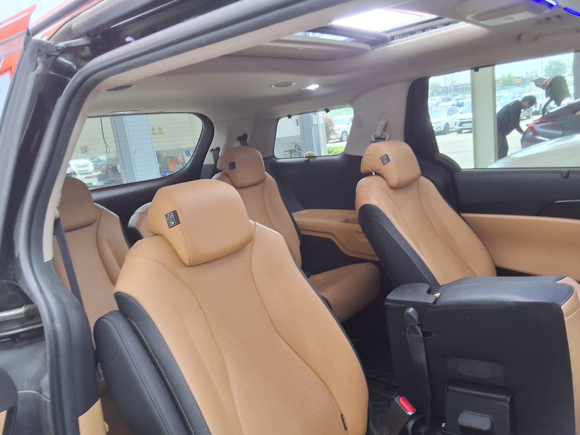 2021 - kia carnival