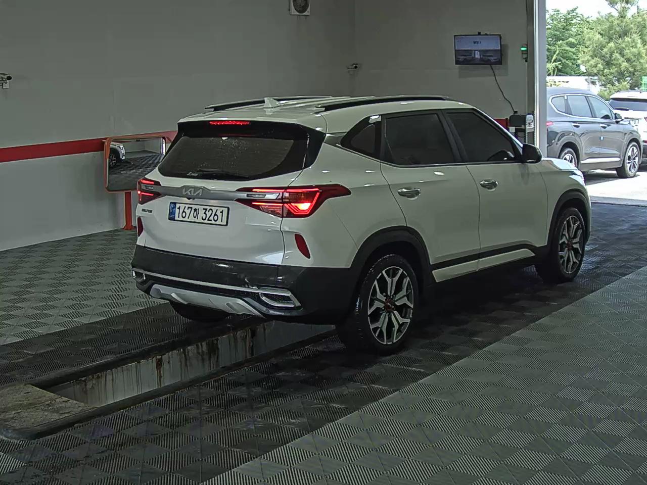 2023 - kia seltos