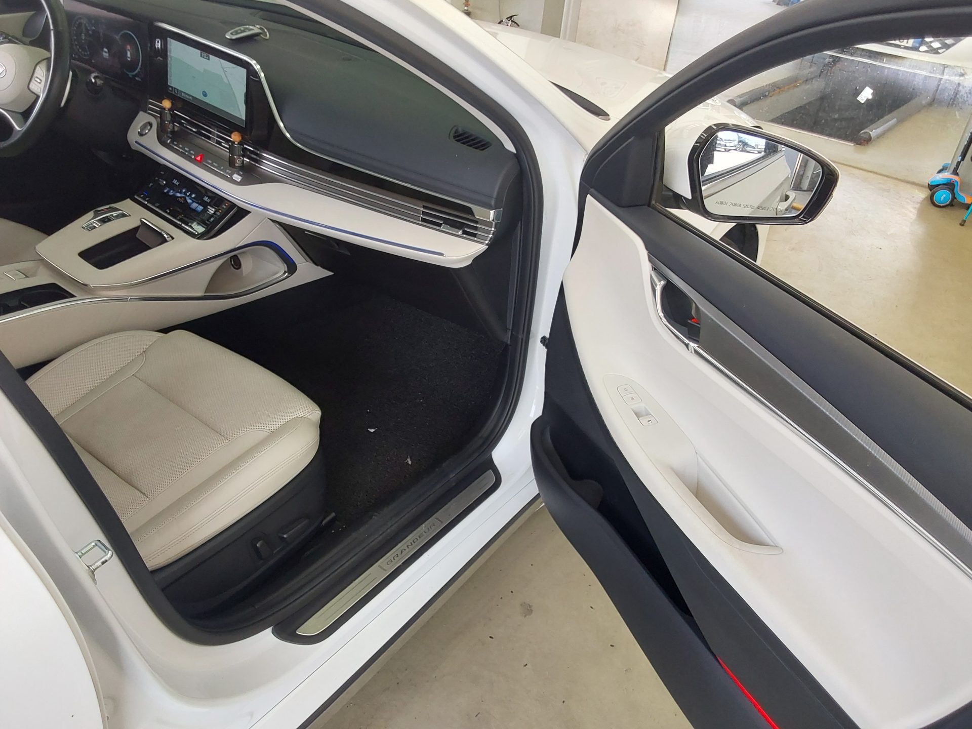 2022 - hyundai grandeur