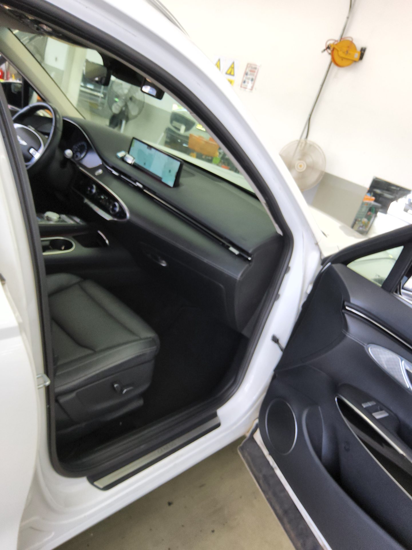 2021 - genesis gv70
